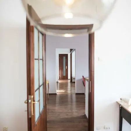 Apartment Wood's Friends Place