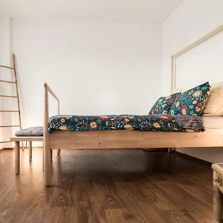 Wood's Friends Place